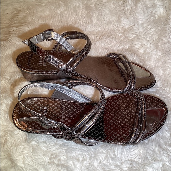 Stuart Weitzman roll down Silver metallic sandals size 8 - Picture 4 of 11
